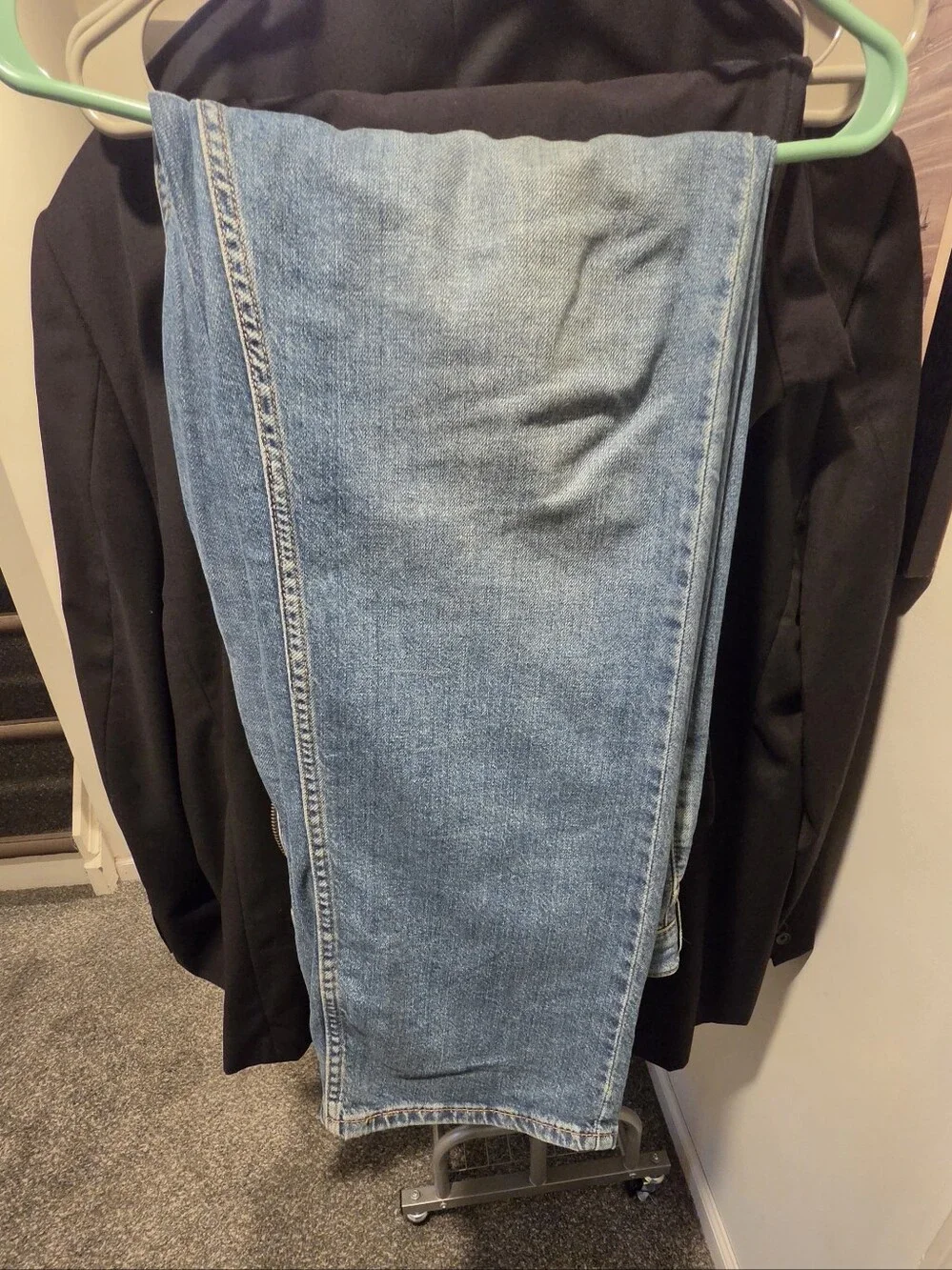 Levis straight leg
